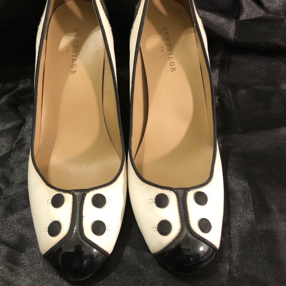 😊 Ann Taylor heels.